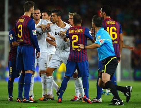 Cristiano Ronaldo in a fight, in Real Madrid vs Barcelona, 2011/2012