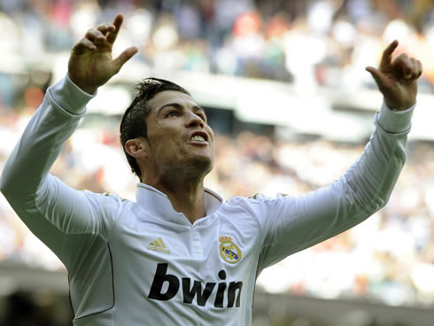 Cristiano Ronaldo dedicating his goal to someone in the Santiago Bernabéu crowd