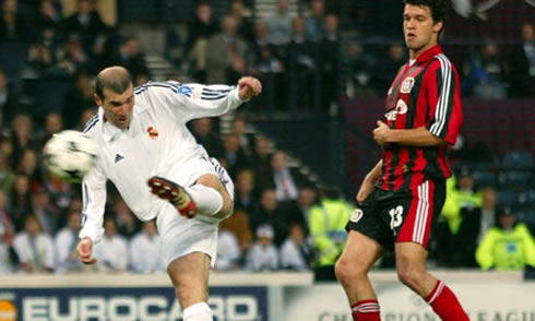 Michael Ballack looking at Zinedine Zidane volley goal, in the UEFA Champions League final 2002, Real Madrid 2-1 Bayer Leverkusen