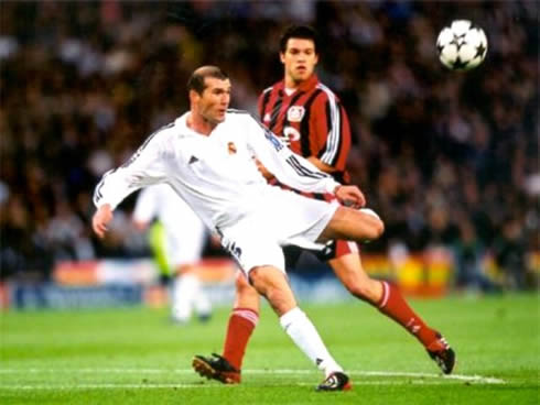 Zinedine Zidane goal for the UEFA Champions League final, in Real Madrid vs Bayer Leverkusen, 2001-2002