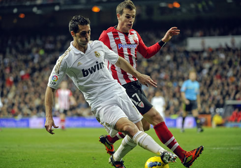 Alvaro Arbeloa defending Real Madrid, in 2011-2012