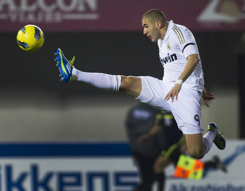 Karim Benzema great jump and technique controlling the ball, while playing for Real Madrid in 2011/2012