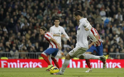 Cristiano Ronaldo penalty kick goal, in Real Madrid vs Atletico Madrid, for La Liga