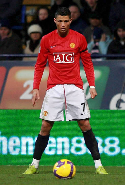 Cristiano Ronaldo free-kick stance at Manchester United