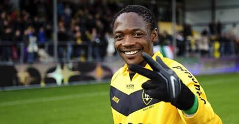 Ahmed Musa making the three symbol to the cameras, when playing at VVV Venlo