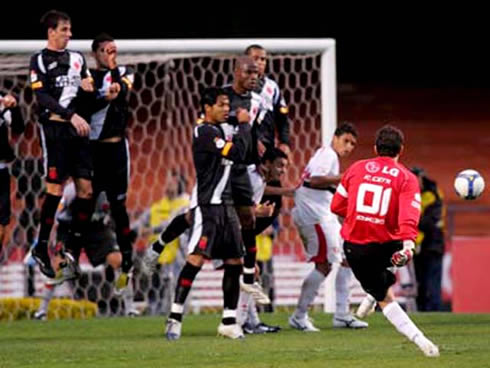 Rogério Ceni free-kick shooting technique in 2012