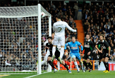 Cristiano Ronaldo goal in Real Madrid vs Racing Santander, in La Liga 2011-2012