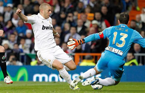 Karim Benzema goal for Real Madrid, in La Liga 2012