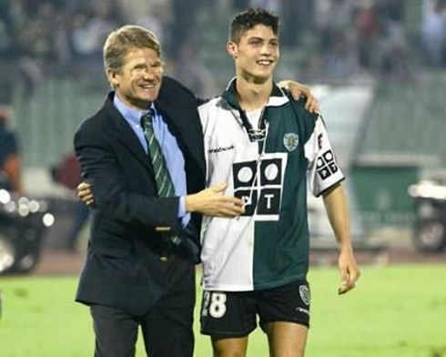 Cristiano Ronaldo and his first coach, the Belgium Laszlo Boloni, in Sporting 2002