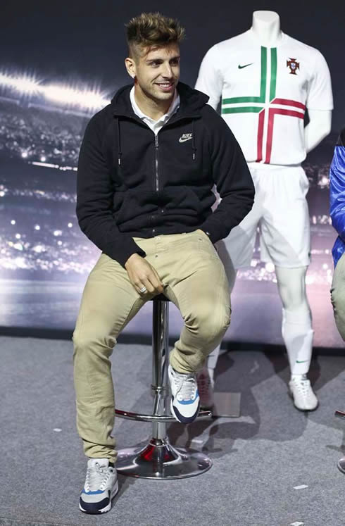 Miguel Veloso in fashion style, with the new away Portuguese shirt, at the Nike presentation for the EURO 2012