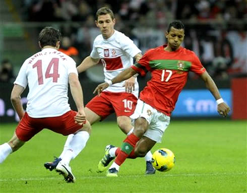 Nani dribbling two defenders in Poland 0-0 Portugal, in 2012