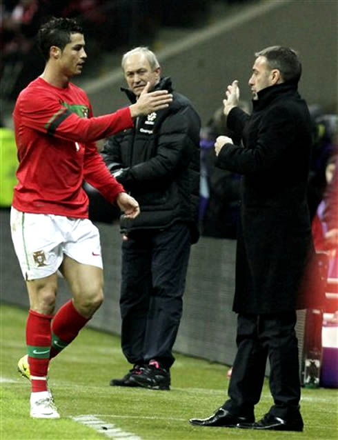 Cristiano Ronaldo reaction after being subbed in Poland vs Portugal, saluting Paulo Bento, in 2012