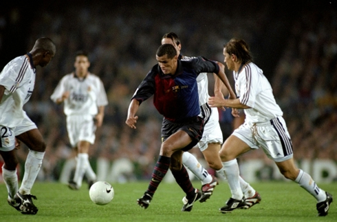 Rivaldo in a Clasico between Barcelona and Real Madrid
