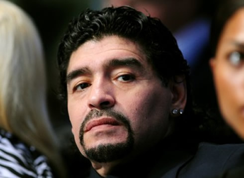 Diego Armando Maradona beard and moustache, showing his fashion style