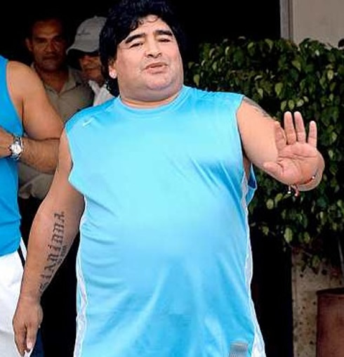 Diego Armando Maradona looking very fat, after drugs abuse