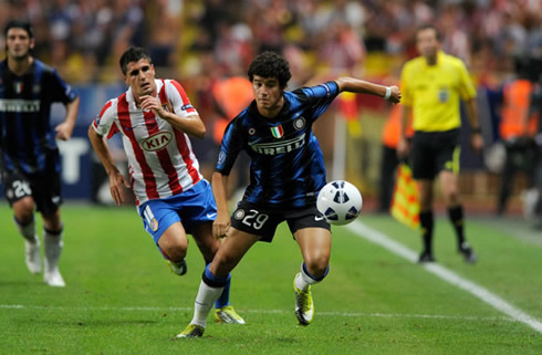 Philippe Coutinho playing in Inter Milan vs Atletico Madrid, in 2011