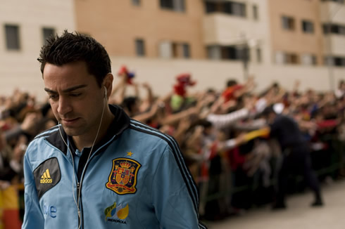 Xavi Hernandez at the Spanish National Team camp listening to music, in 2012