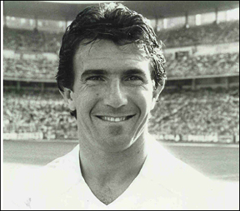 Carlos Santillana photo at the Santiago Bernabéu, in Real Madrid