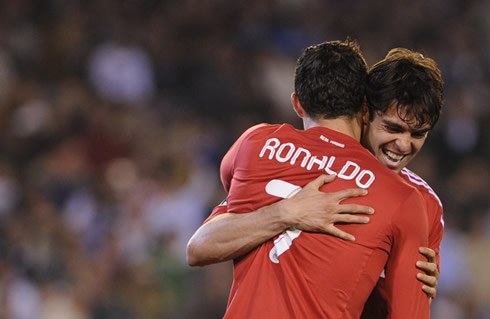 Cristiano Ronaldo and Kaká hugging each other in Real Madrid 2012