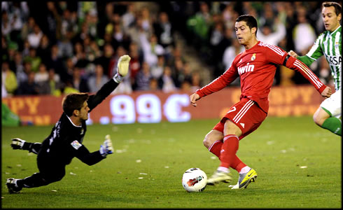 Cristiano Ronaldo killer instinct at Real Madrid, in 2012