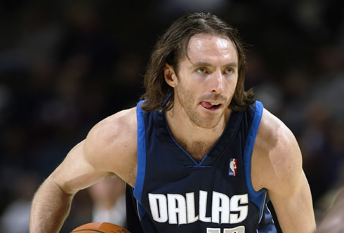 Steve Nash with long hair, playing for the Dallas Mavericks in the NBA