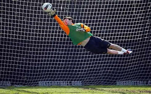 Lionel Messi playing as a goalkeeper and making a great save in Barcelona, in 2012