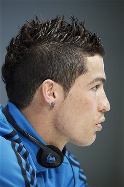 Cristiano Ronaldo profile photo with a headphone set, hanged at his neck