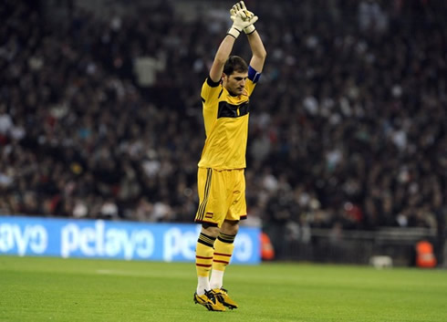 Iker Casillas warming up before a Real Madrid match