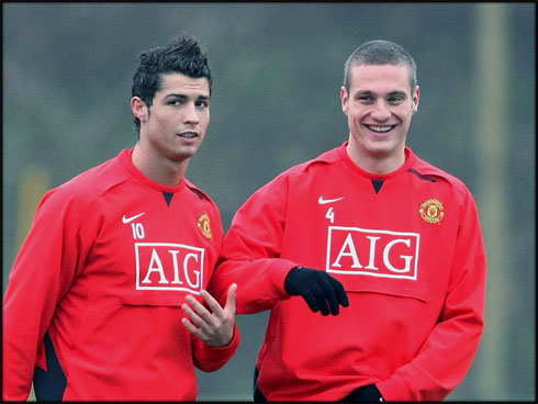 Cristiano Ronaldo and Nemanja Vidic playing around in a Manchester United training sesseion in 2007-2008