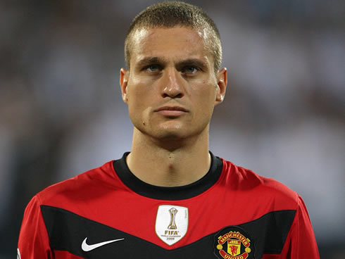 Nemanja Vidic shaved head hairstyle and hair cut, in Manchester United 2012