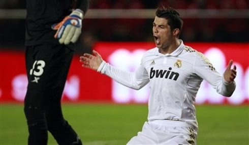 Cristiano Ronaldo complaining and waving his arms about a referee decision, in Villarreal vs Real Madrid, in La Liga 2012