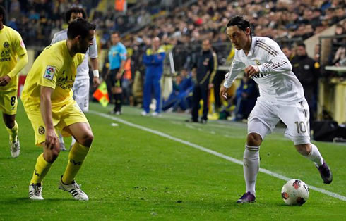 Mesut Ozil playing for Real Madrid against Villarreal, in La Liga 2012