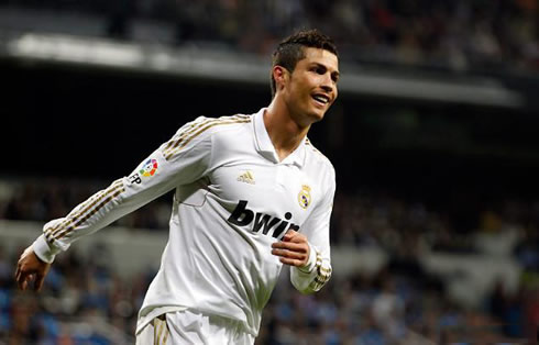 Cristiano Ronaldo big smile in Real Madrid vs Real Sociedad, at the Santiago Bernabéu in 2012