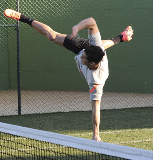 Cristiano Ronaldo volley in the air, with the new Nike Mercurial Vapor VIII 8 ad, when playing football and tennis with Rafael Nadal in 2012