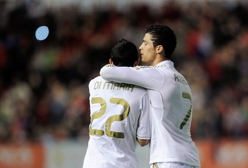 Cristiano Ronaldo kissing Angel Di María on his head, in Real Madrid 2012