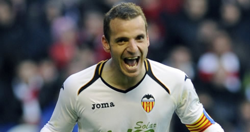 Roberto Soldado celebrating Valencia goal, while wearing the captain's armband in 2012