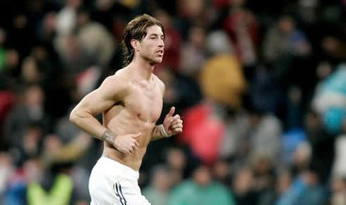 Sergio Ramos running without shirt and showing his naked body in Real Madrid