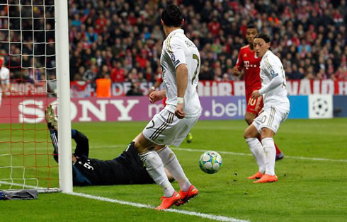 Cristiano Ronaldo assisting Mesut Ozil for Real Madrid goal against Bayern Munich, in 2012