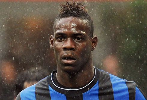 Mario Balotelli hairstle in Inter Milan, with his hair pulled up
