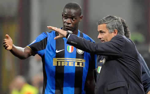 Mario Balotelli receiving José Mourinho instructions, before entering the pitch to play for Inter Milan