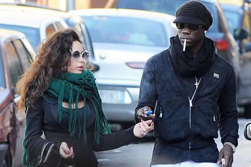 Mario Balotelli smoking and dating Raffaela Fico