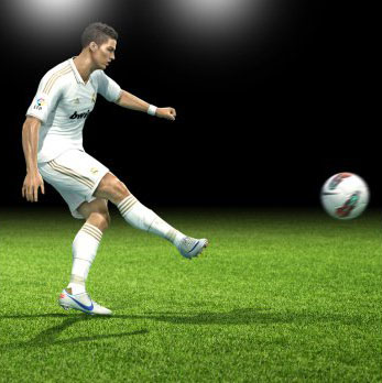 Cristiano Ronaldo free-kick in KONAMI PES 2013 gameplay screenshot