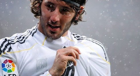Esteban Granero grabbing and showing Real Madrid badge on his jersey, during goal celebrations