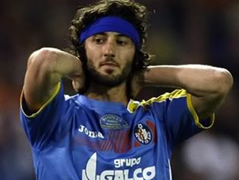 Esteban Granero, soccer player in Getafe, wearing a blue hair band