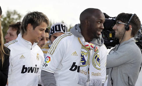 Fábio Coentrão and Lass Diarra in Real Madrid celebrations/party, in the Cibeles in 2012