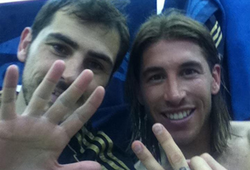 Iker Casillas and Sergio Ramos photo, in the airplane, in 2012