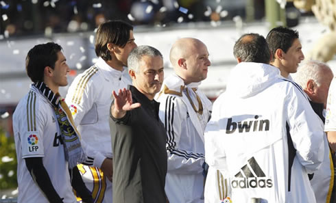 José Mourinho thanking Real Madrid fans in the Cibeles, in 2012