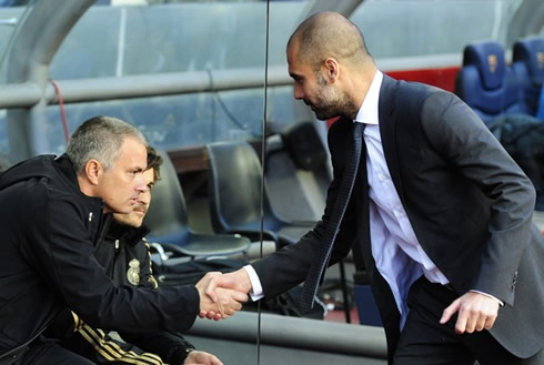 José Mourinho almost ignoring Pep Guardiola, when saluting each other in Real Madrid vs Barcelona