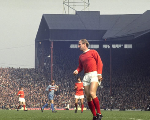 Bobby Charlton in action for Man Utd