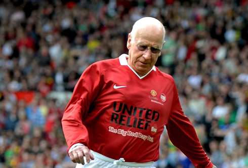 Sir Bobby Charlton already very old, playing football at the Old Trafford